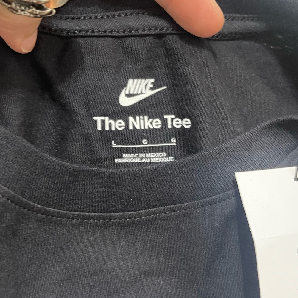 NWT Men’s Size Large Nike JUST DO IT Swoosh Logo Print T-shirt In Black & White - Picture 10 of 11